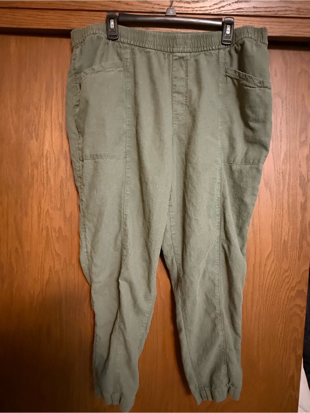 Women’s Olive Green Casual Capri Pants